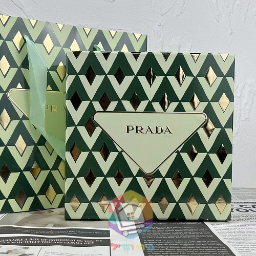 מארז Prada Paradoxe: בושם, שפתון, קרם ידיים 7
