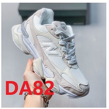 Die Farbe mit dem Code DA82