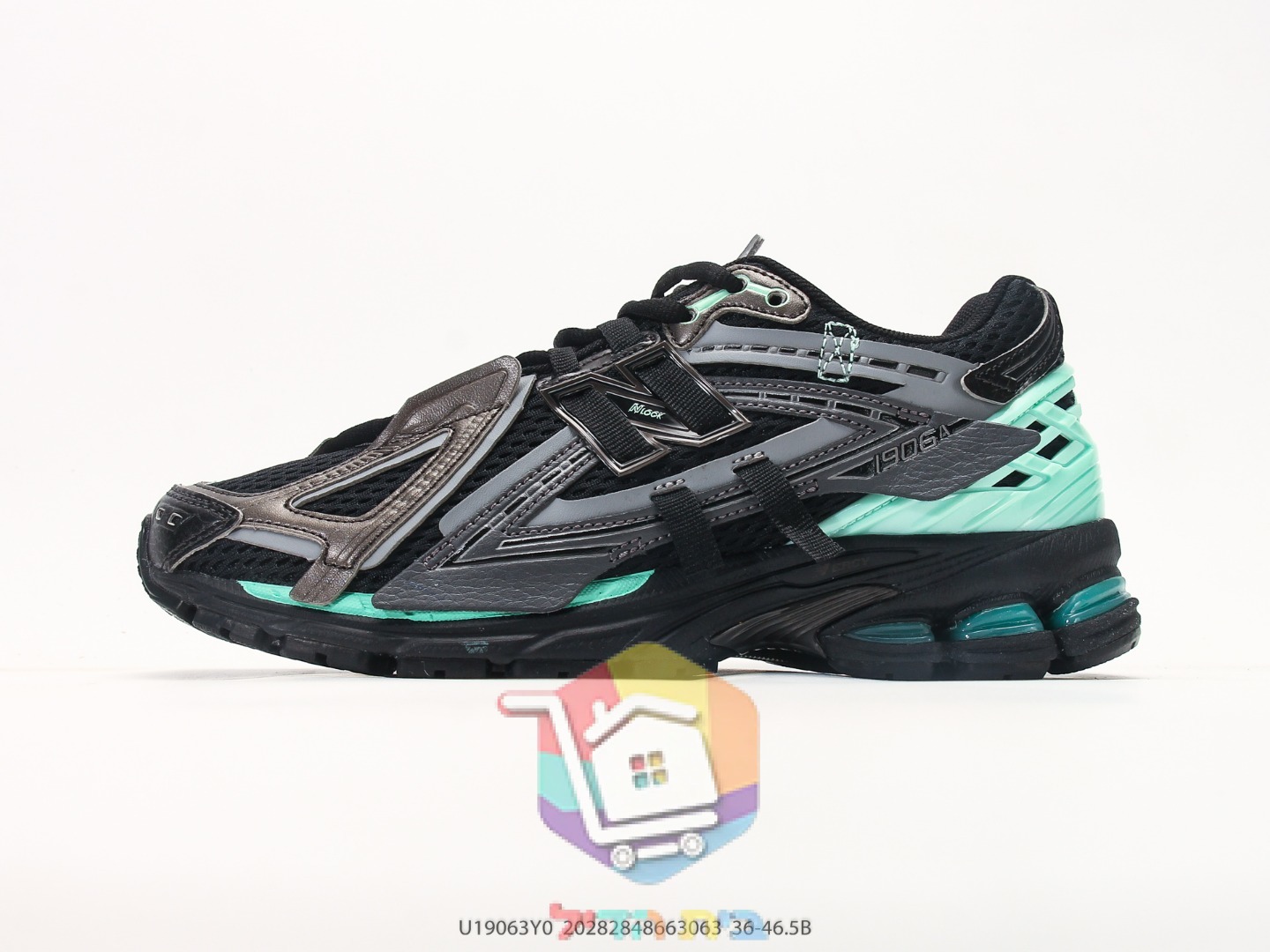 New Balance 1906R Sneaker in Schwarz mit dem N an der Seite
