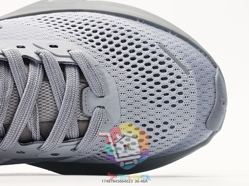 OC Laufschuhe aus perforiertem Mesh mit dicker Sohle 26