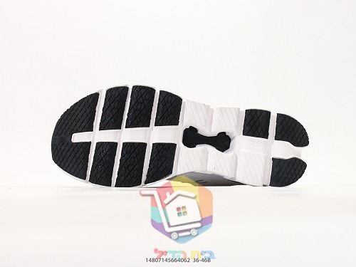 OC Laufschuhe aus Strick mit perforierter Sohle 21