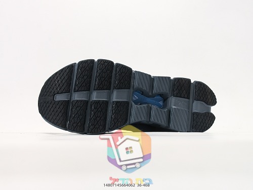 OC Laufschuhe aus Strick mit perforierter Sohle 29