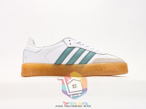 adidas Samba und Superstar Sneaker mit Hello Kitty Print 23