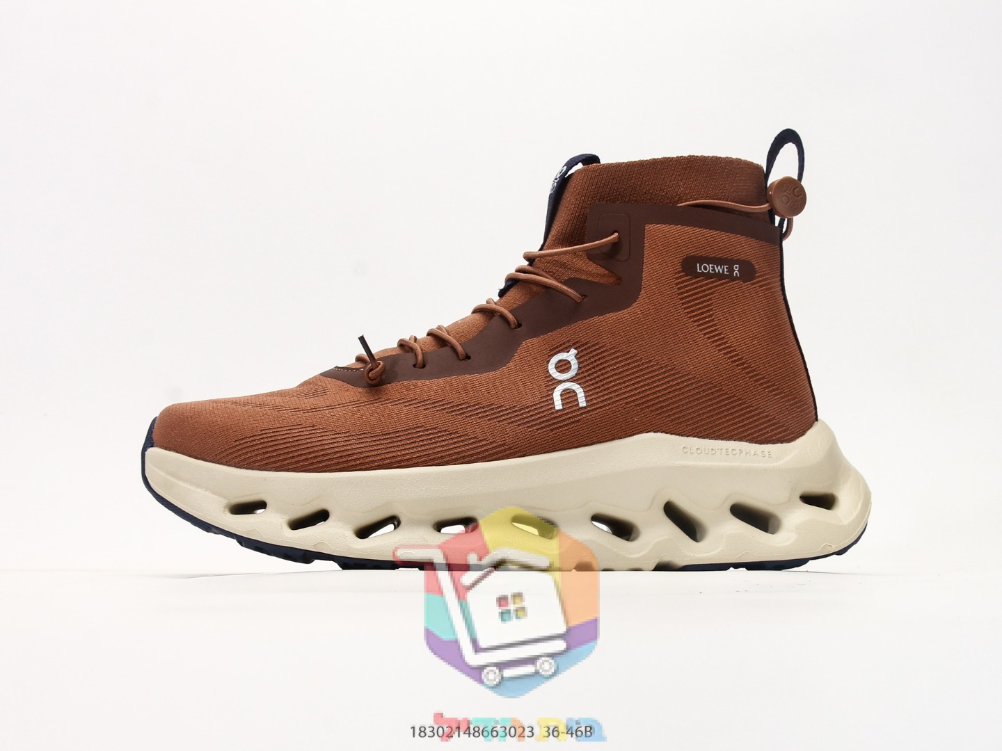 OC High-Top-Sneaker aus Strick mit perforierter Sohle