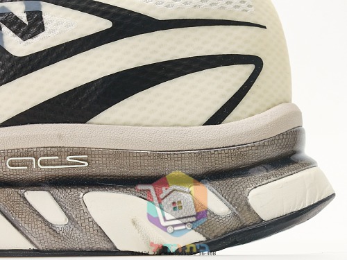 SALOMON Trailschuhe in Schwarz und Creme mit verstärktem Halt 12