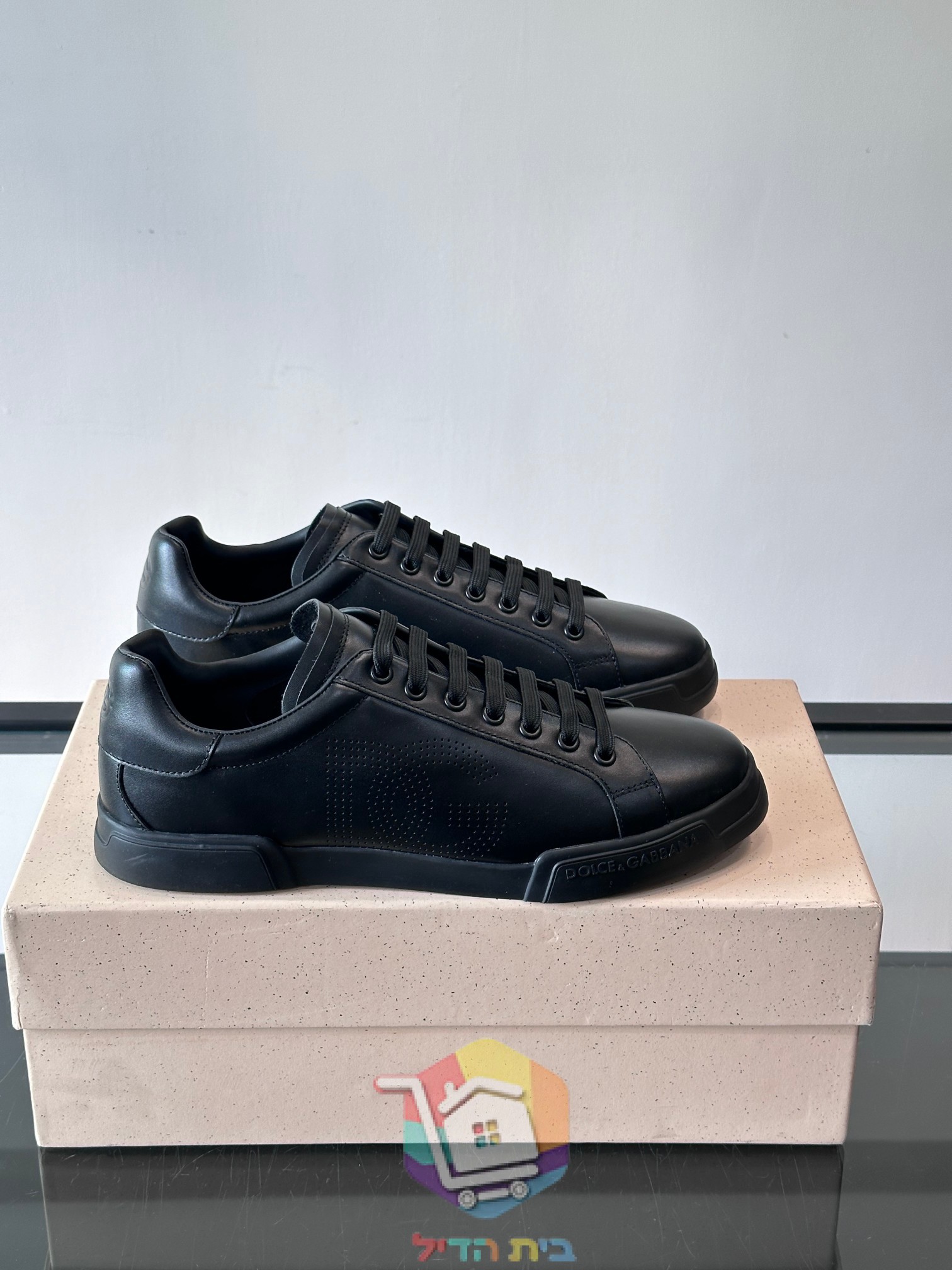 Sneaker DOLCE & GABBANA mit perforiertem DG an der Seite