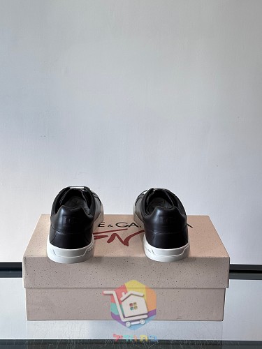 Sneaker DOLCE & GABBANA mit perforiertem DG an der Seite 15