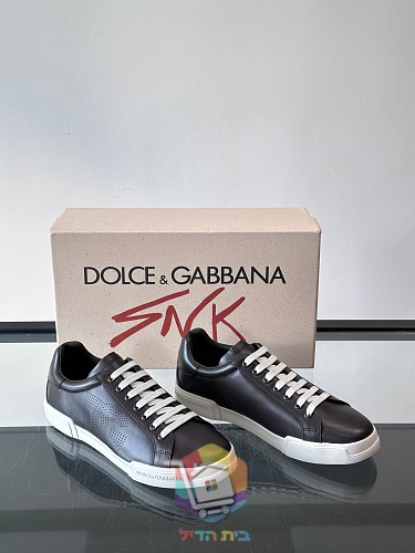 Sneaker DOLCE & GABBANA mit perforiertem DG an der Seite 18
