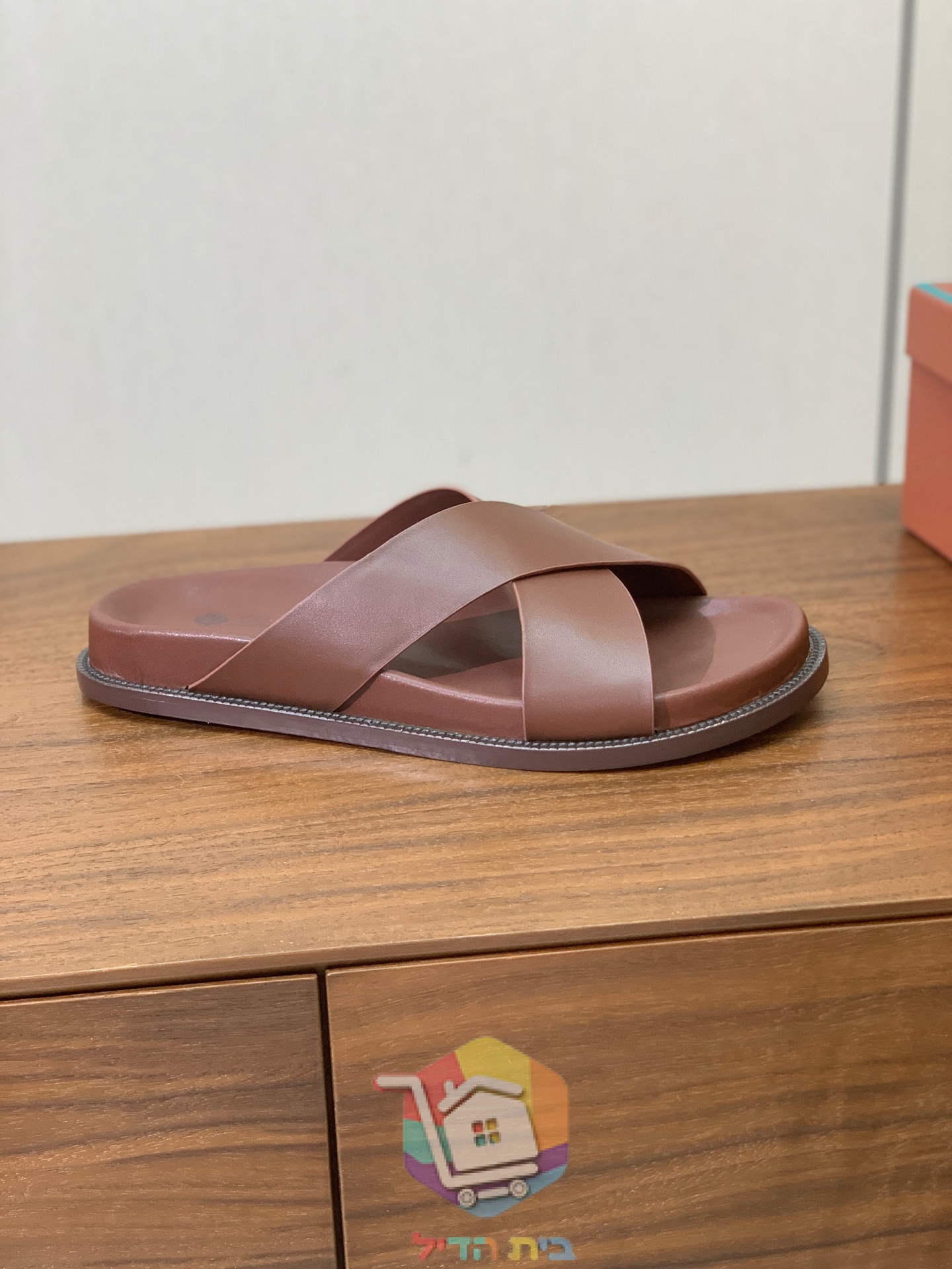 Sandalen Loro Piana Summer Walk aus Leder mit gekreuzten Riemen