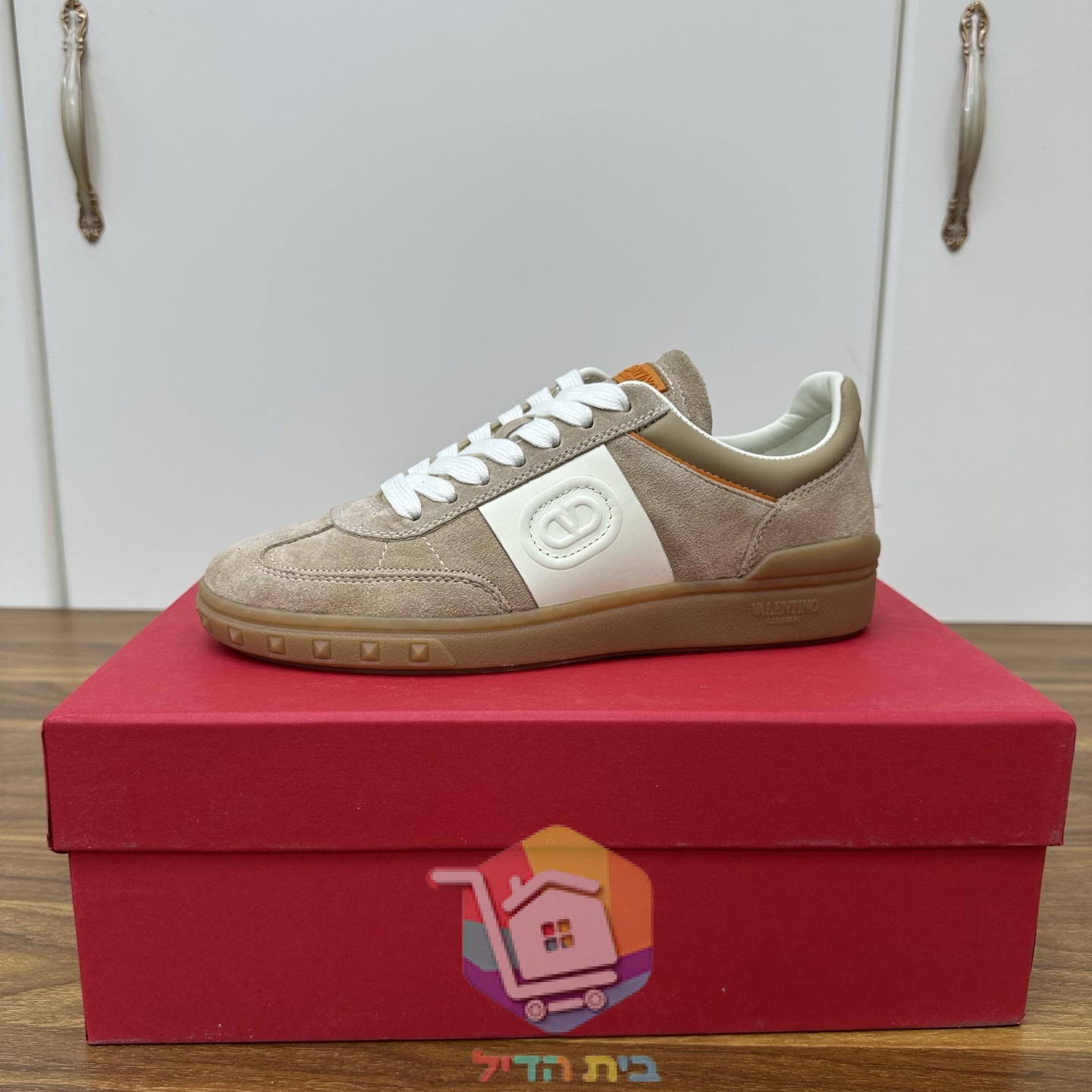 Sneaker VALENTINO mit erhabenem Logo an der Seite