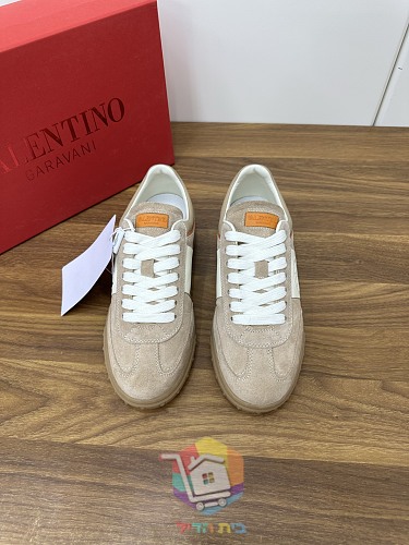 Sneaker VALENTINO mit erhabenem Logo an der Seite 8