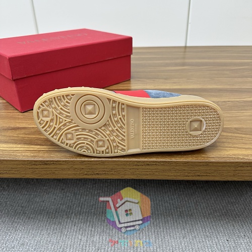 Sneaker VALENTINO mit erhabenem Logo an der Seite 9