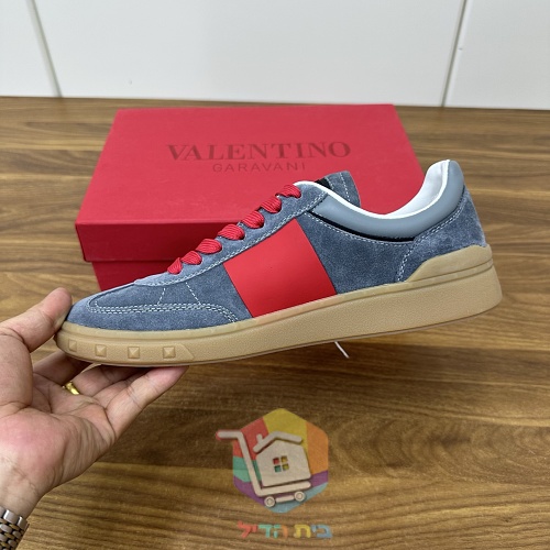 Sneaker VALENTINO mit erhabenem Logo an der Seite 13