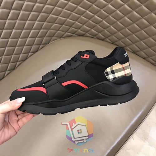 Sneaker BURBERRY mit Karomuster 18