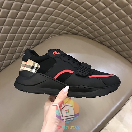Sneaker BURBERRY mit Karomuster 20