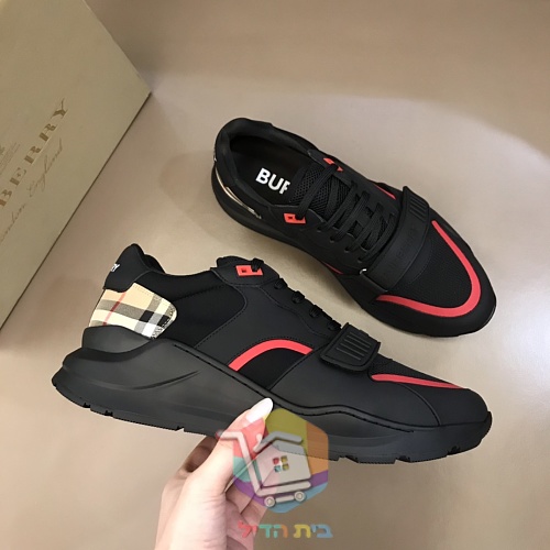 Sneaker BURBERRY mit Karomuster 22