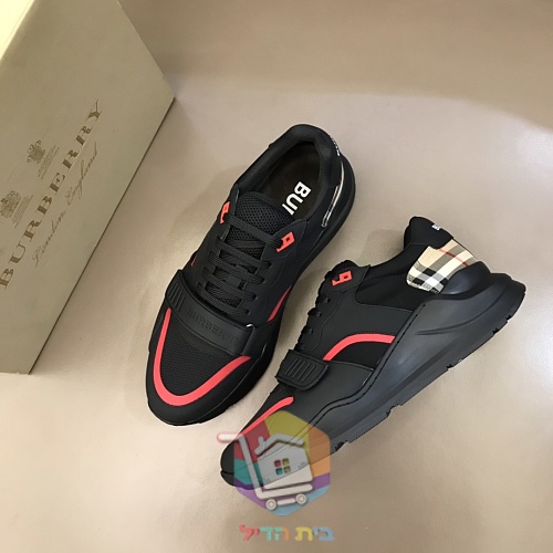 Sneaker BURBERRY mit Karomuster 23