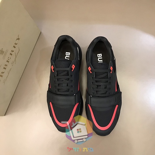 Sneaker BURBERRY mit Karomuster 24