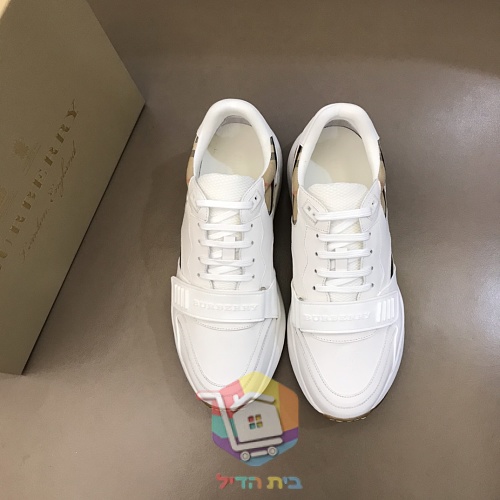 Sneaker BURBERRY mit Karomuster 32