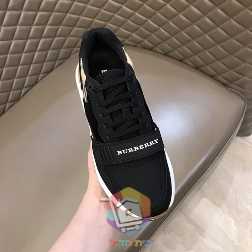 Sneaker BURBERRY mit Karomuster 35