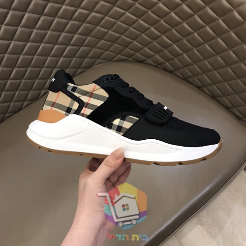 Sneaker BURBERRY mit Karomuster 36