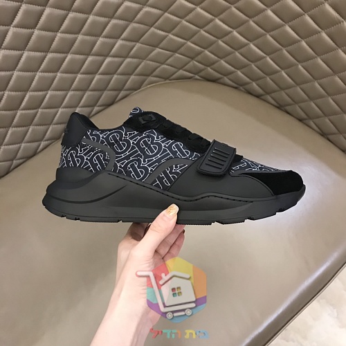 Sneaker BURBERRY mit Karomuster 44