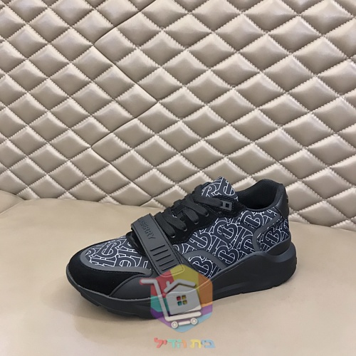 Sneaker BURBERRY mit Karomuster 45