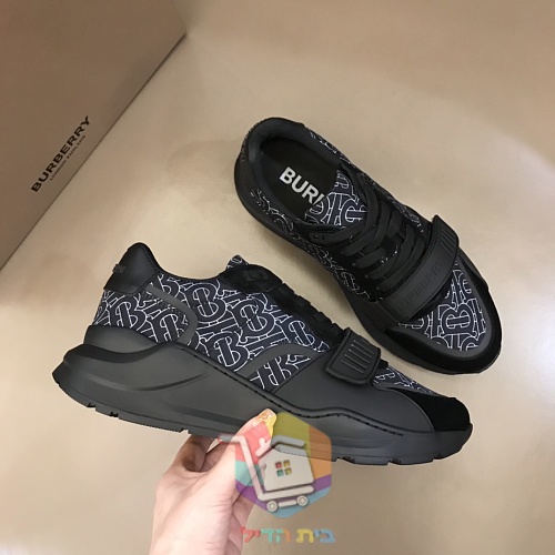Sneaker BURBERRY mit Karomuster 46