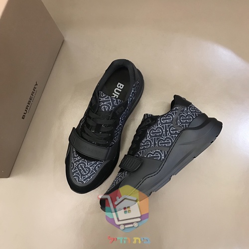 Sneaker BURBERRY mit Karomuster 47