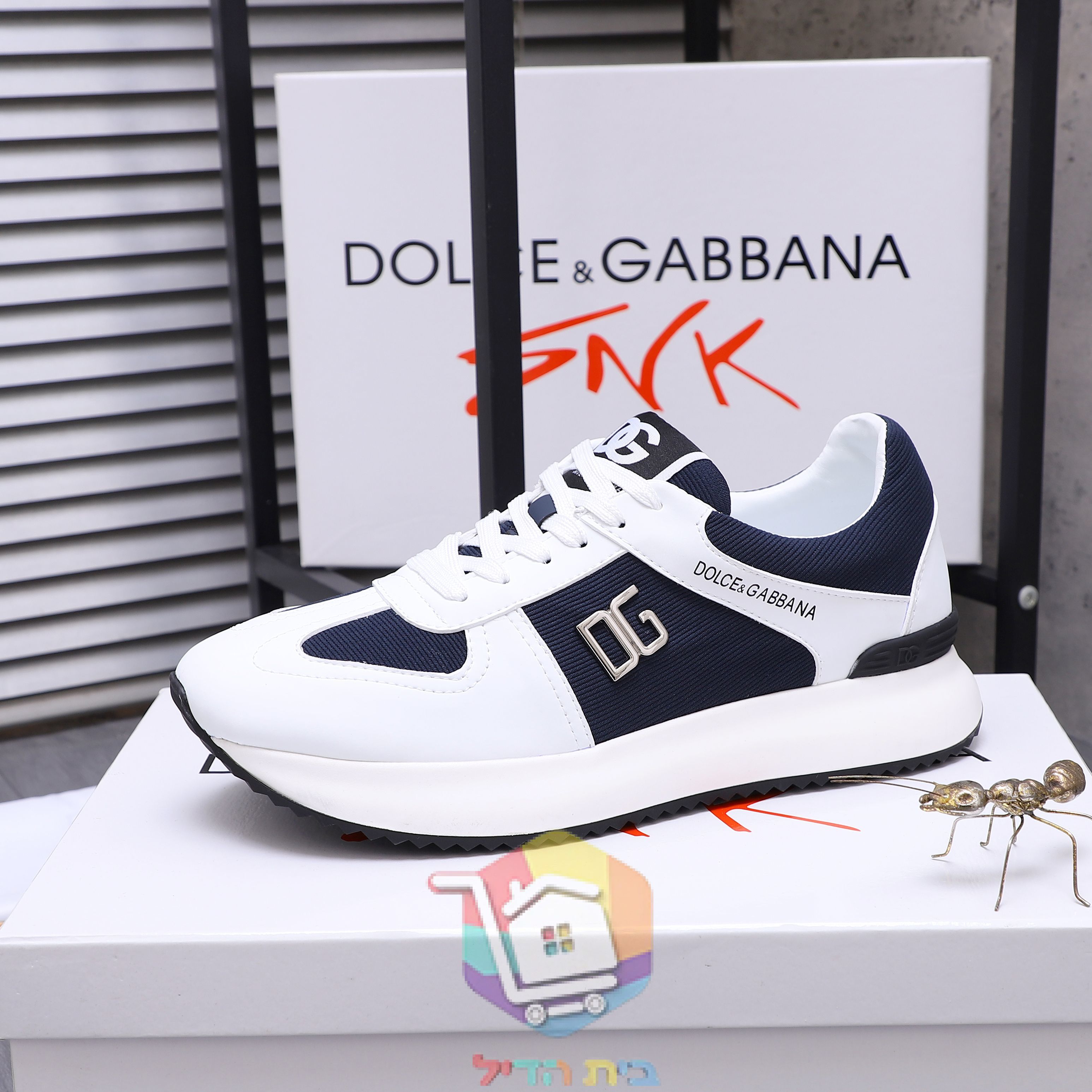 Sneaker DOLCE&GABBANA mit DG aus Metall an der Seite