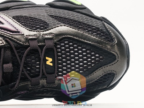 Sneaker New Balance 9060 in Schwarz mit lila Logo 2