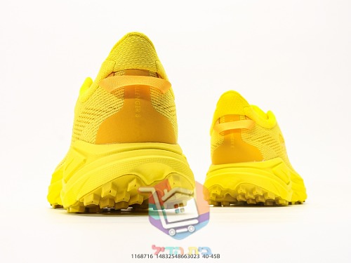 Laufschuhe HOKA mit dicker Dämpfung 5