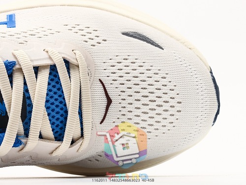 Laufschuhe HOKA mit dicker Dämpfung 13