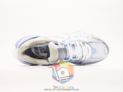 Laufschuhe Nike V2K Run in Weiß, Silber und Hellblau 7