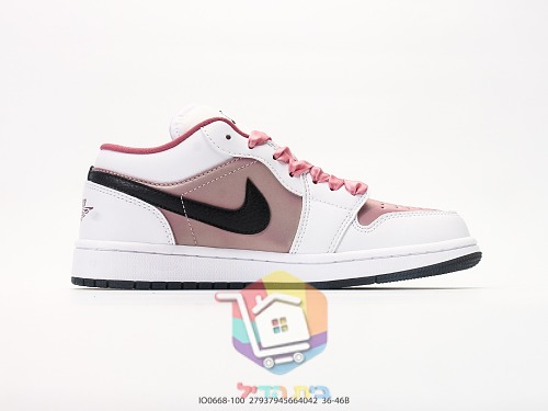 Air Jordan 1 Low in Rosa und Nike Air Force 1 auf schwarzer Sohle