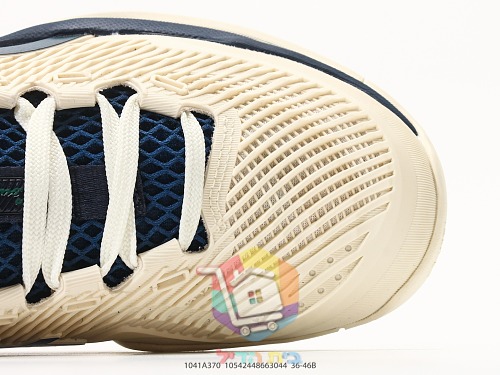 Tennisschuhe ASICS in Creme und Marineblau 2