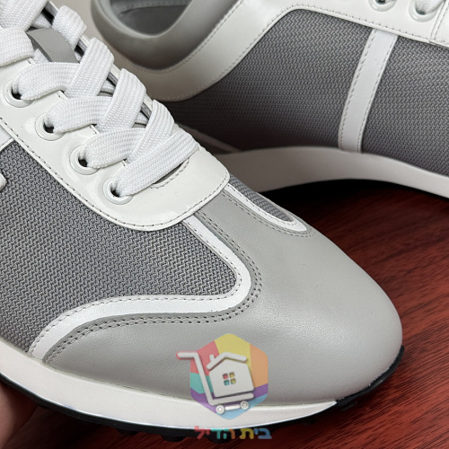 Dolce & Gabbana Sneaker mit Metallplatte an der Seite 13