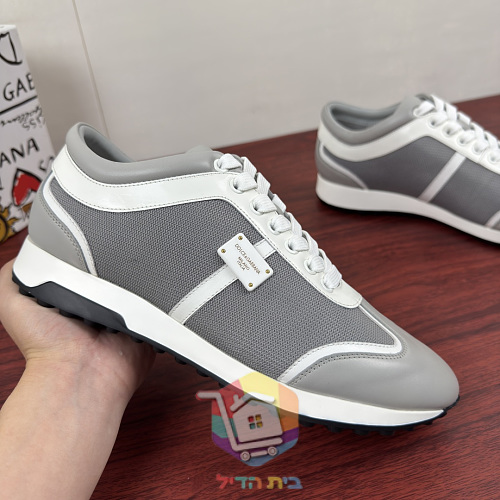 Dolce & Gabbana Sneaker mit Metallplatte an der Seite 14
