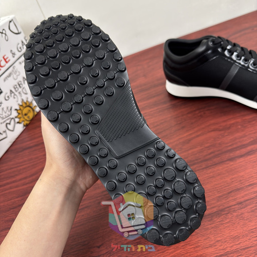 Dolce & Gabbana Sneaker mit Metallplatte an der Seite 17