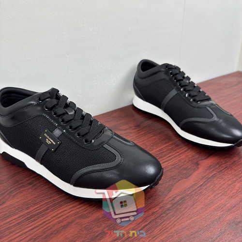 Dolce & Gabbana Sneaker mit Metallplatte an der Seite 23