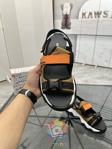 DSQUARED2 Sandalen mit drei verstellbaren Riemen 5