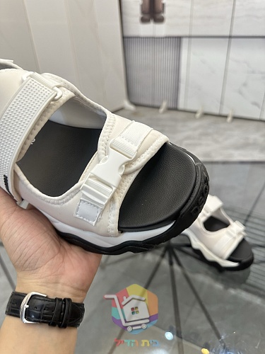 DSQUARED2 Sandalen mit drei verstellbaren Riemen 23
