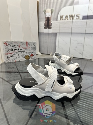 DSQUARED2 Sandalen mit drei verstellbaren Riemen 27