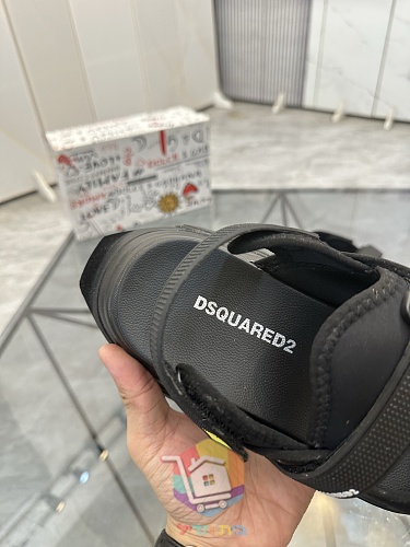 DSQUARED2 Sandalen mit drei verstellbaren Riemen 30