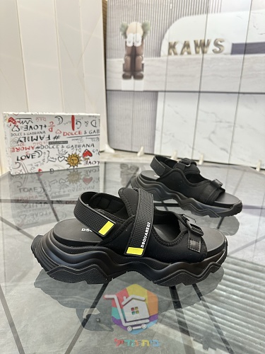 DSQUARED2 Sandalen mit drei verstellbaren Riemen 36