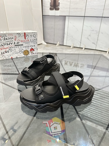 DSQUARED2 Sandalen mit drei verstellbaren Riemen 37