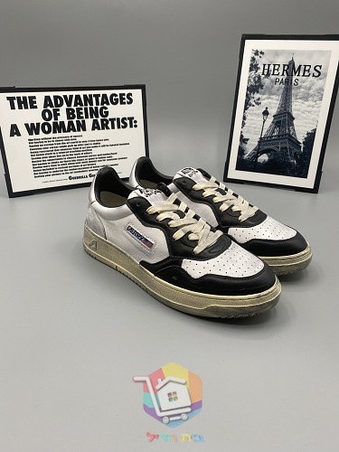 AUTRY Sneaker in Schwarz und Weiß 7