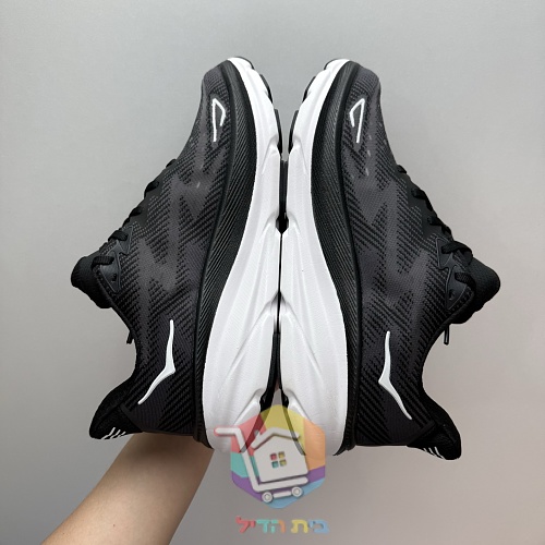 HOKA Laufschuhe in Schwarz und Weiß 3