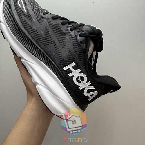 HOKA Laufschuhe in Schwarz und Weiß 4