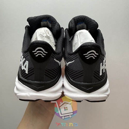 HOKA Laufschuhe in Schwarz und Weiß 5